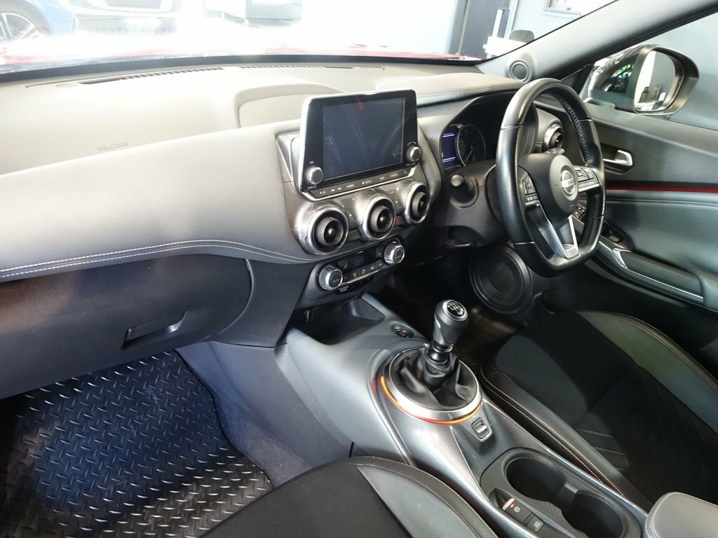 Nissan Juke 1L Tekna Red #6