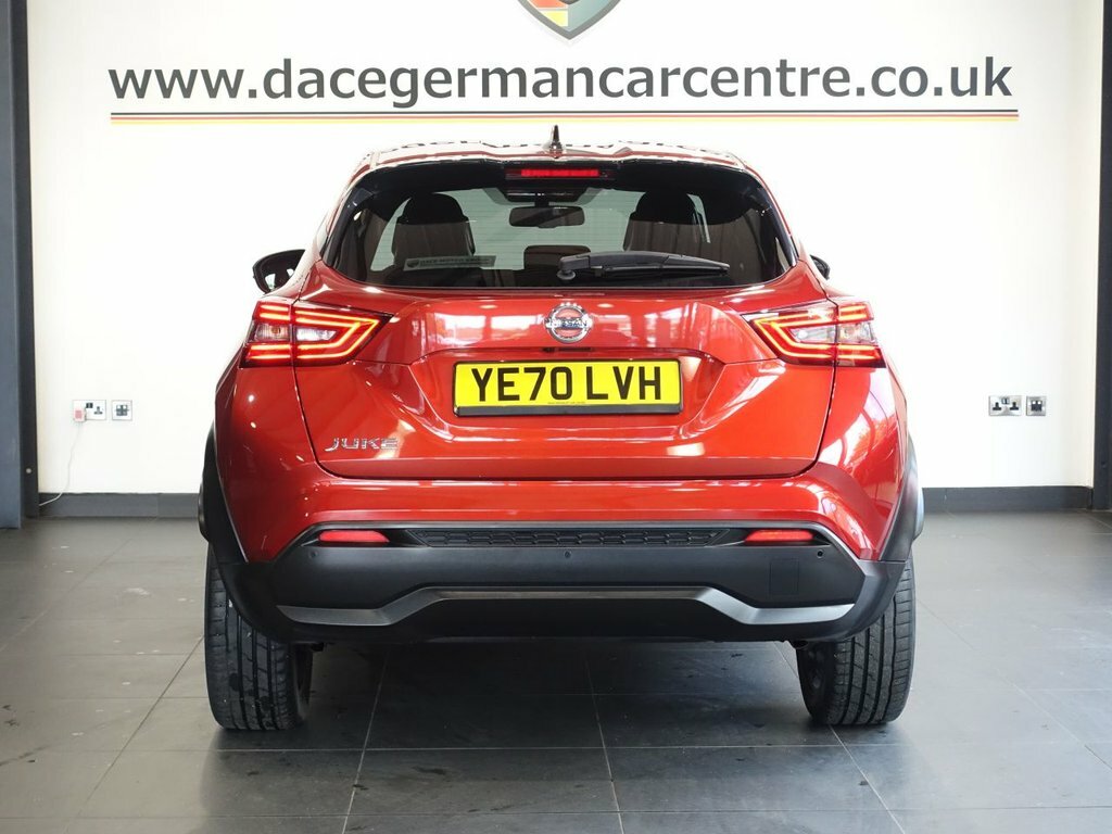 Nissan Juke 1L Tekna Red #4