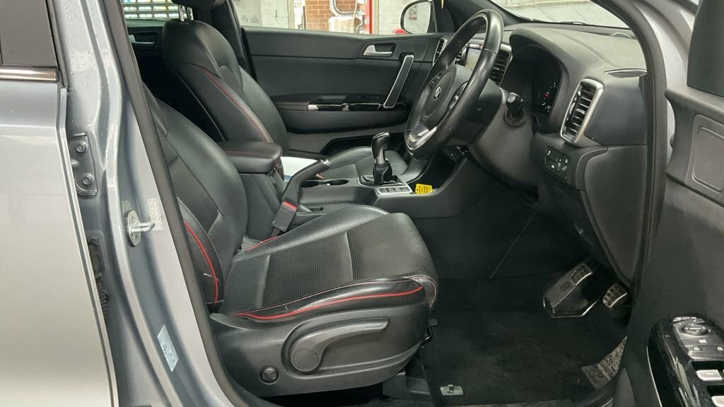 Kia Sportage  Silver #2