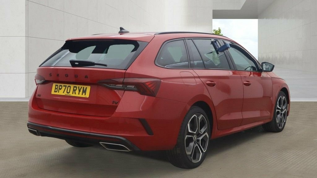 Skoda Octavia 1.4L Vrs Red #4