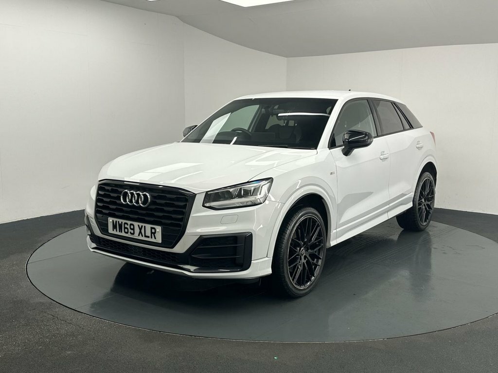 Audi Q2 1.5L Black Edition MW69XLR White #5