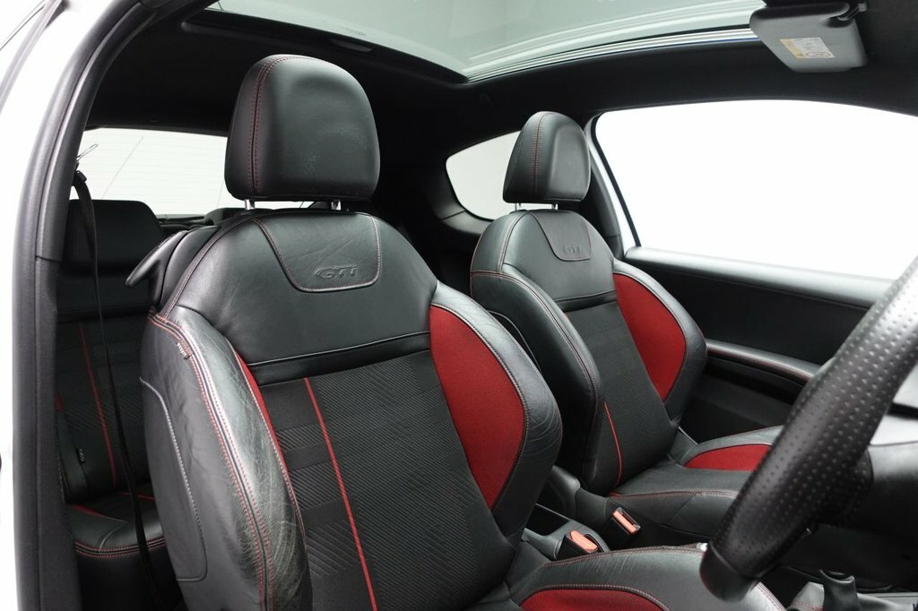 Peugeot 208 1.6L Gti White #2