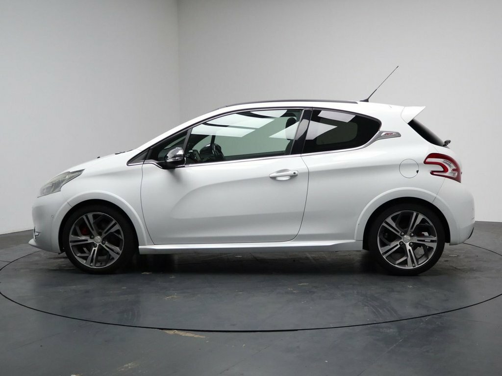 Peugeot 208 1.6L Gti White #6