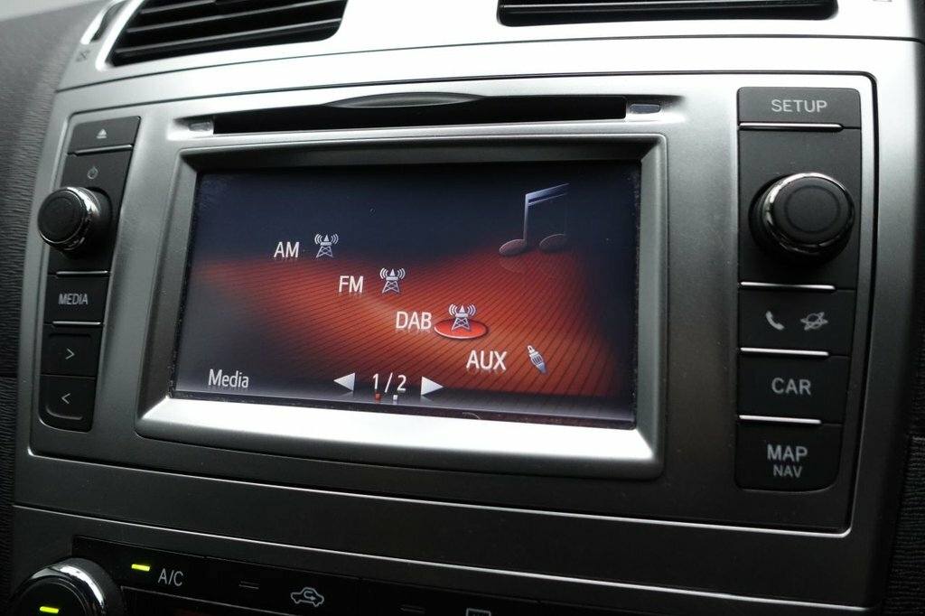 Toyota Avensis 2.0 D-4d Active White #18