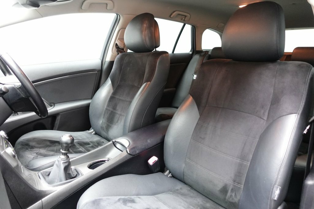 Toyota Avensis 2.0 D-4d Active White #12