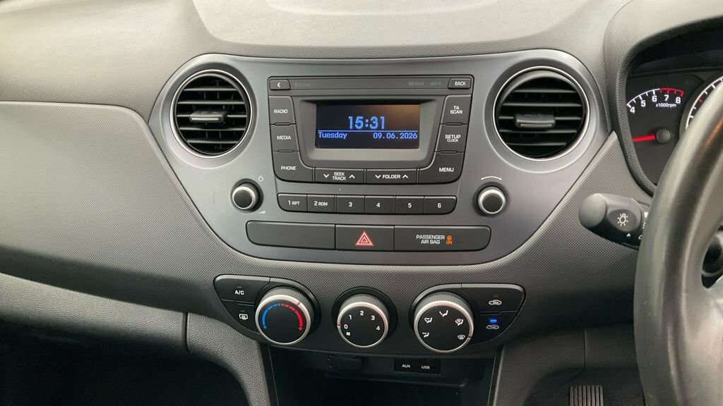 Hyundai I10 1L Se DV19NXA White #2