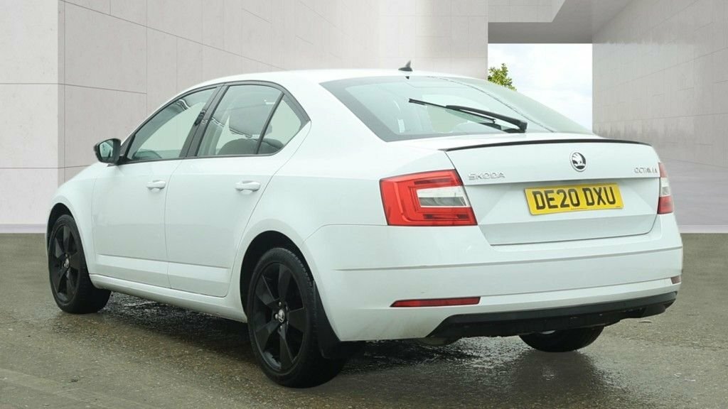Skoda Octavia 1.5L Se Drive White #3