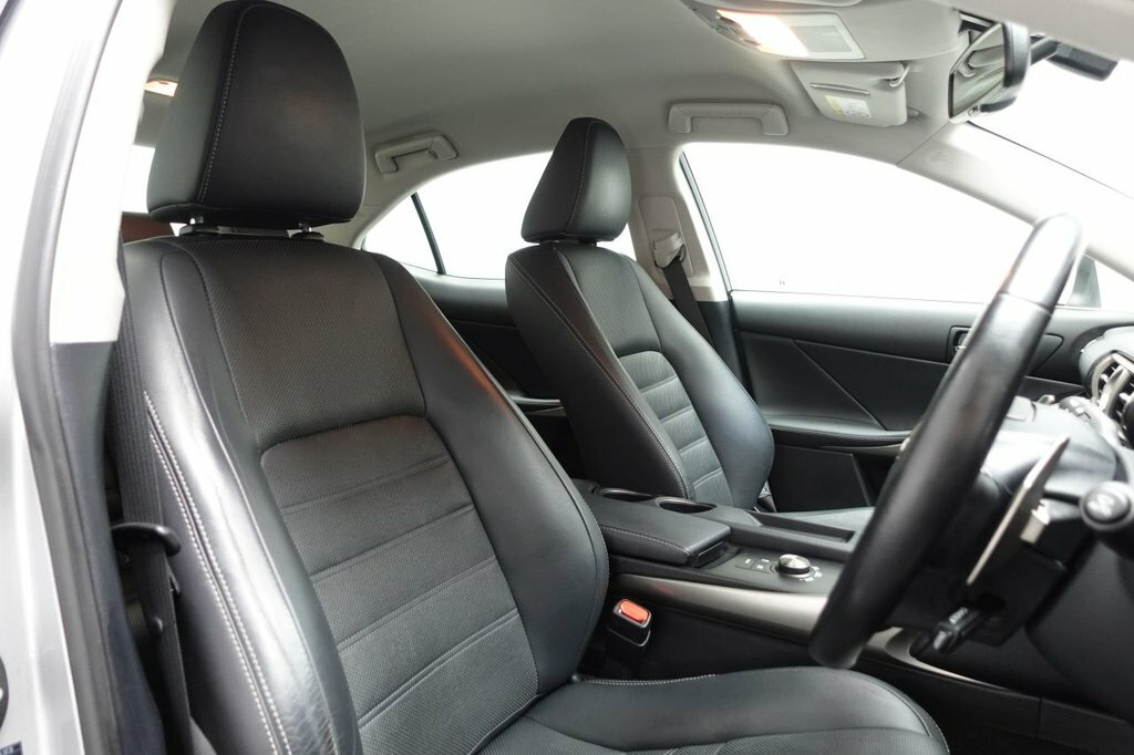 Lexus IS 2.5L Advance Silver #2