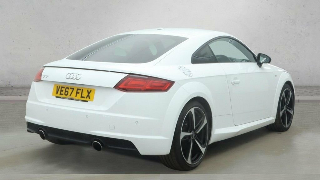 Audi TT 1.8L Black Edition White #4