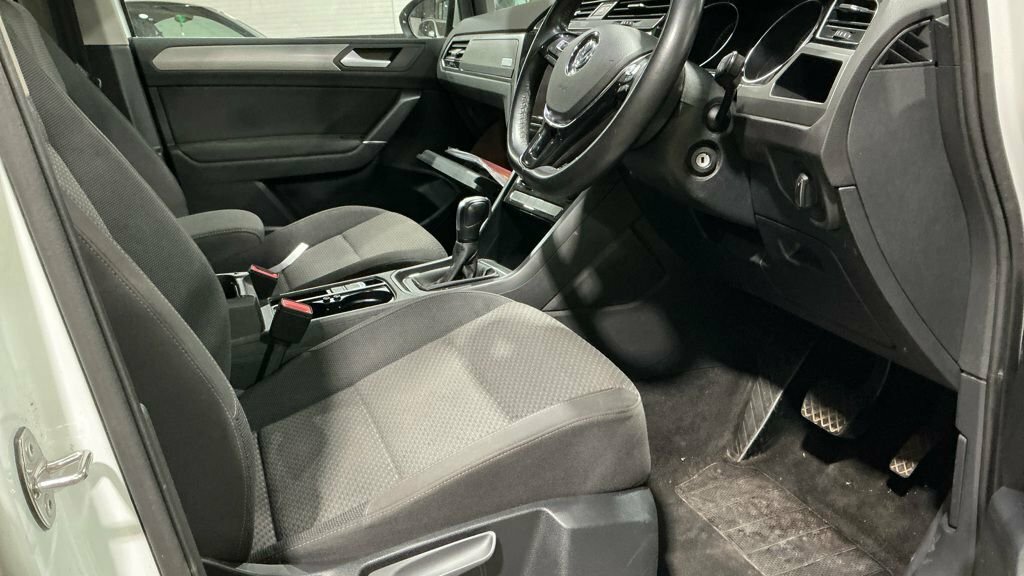 Volkswagen Touran 1.5L Se Family White