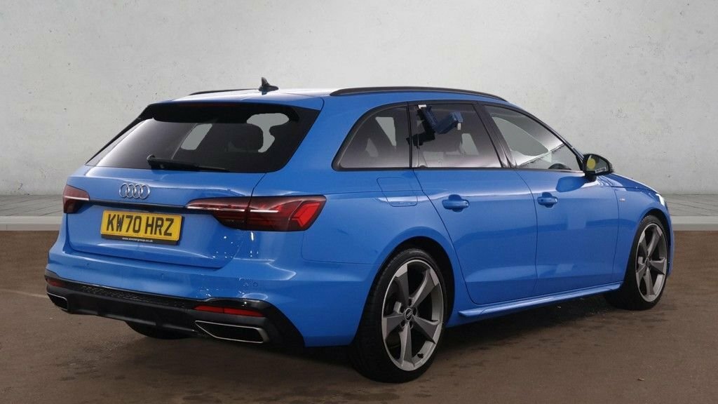 Audi A4 Avant 2L Black Edition Blue #5