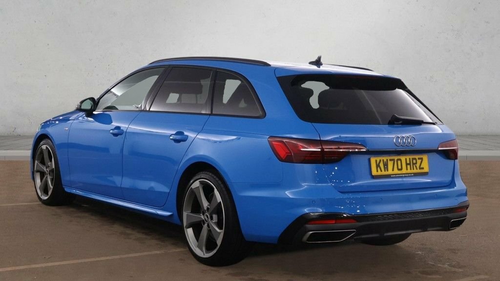 Audi A4 Avant 2L Black Edition Blue #4