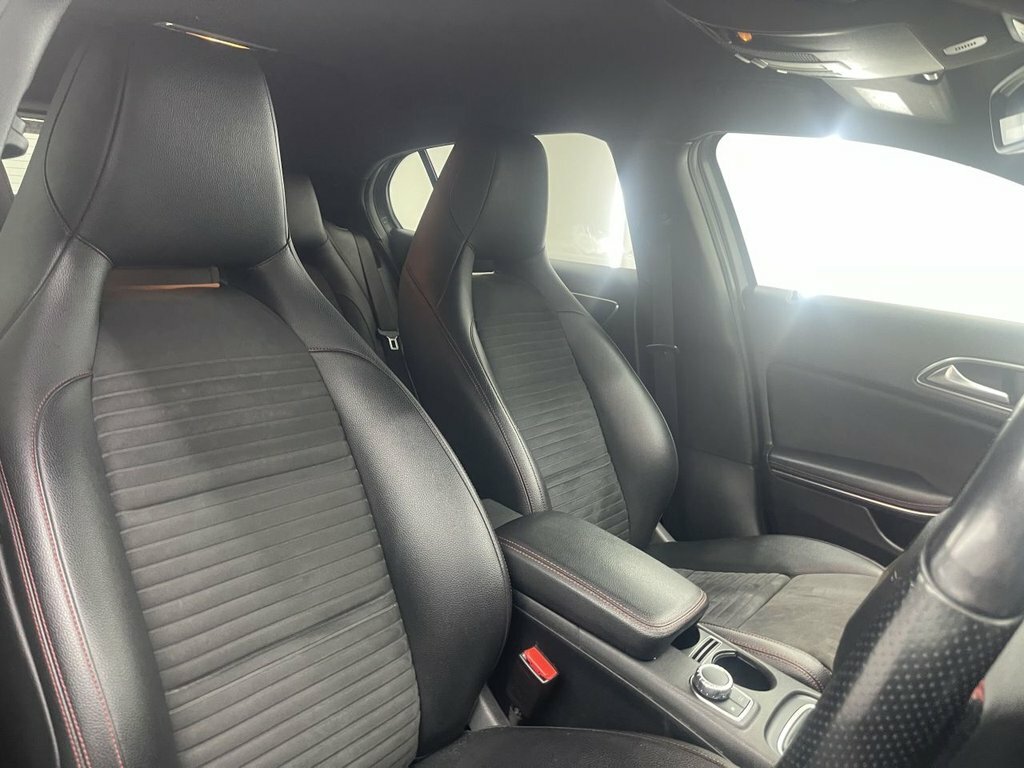 Mercedes-Benz GLA Class 1.6L Amg Line DK68YLY Grey #2