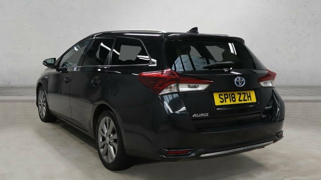 Toyota Auris 1.8L Excel Black #3