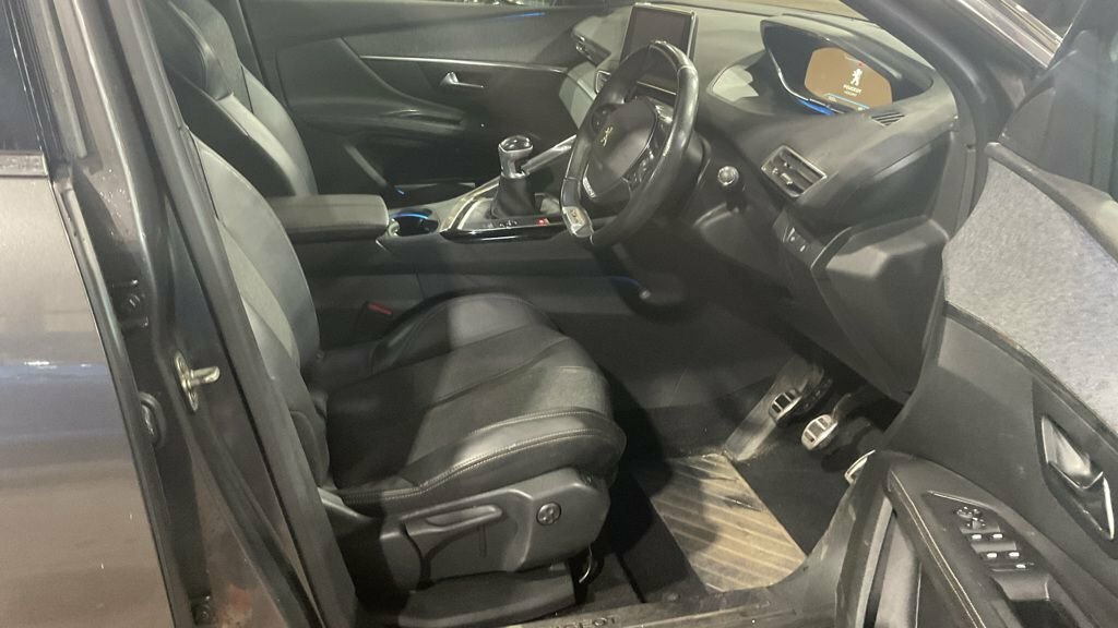 Peugeot 5008 1.5L Gt Line Premium Grey #3