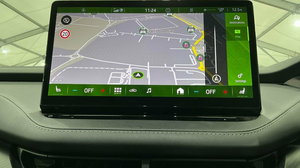 Skoda ENYAQ Suv Silver #2