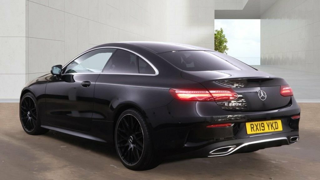 Mercedes-Benz E Class 2L Amg Line Black #4