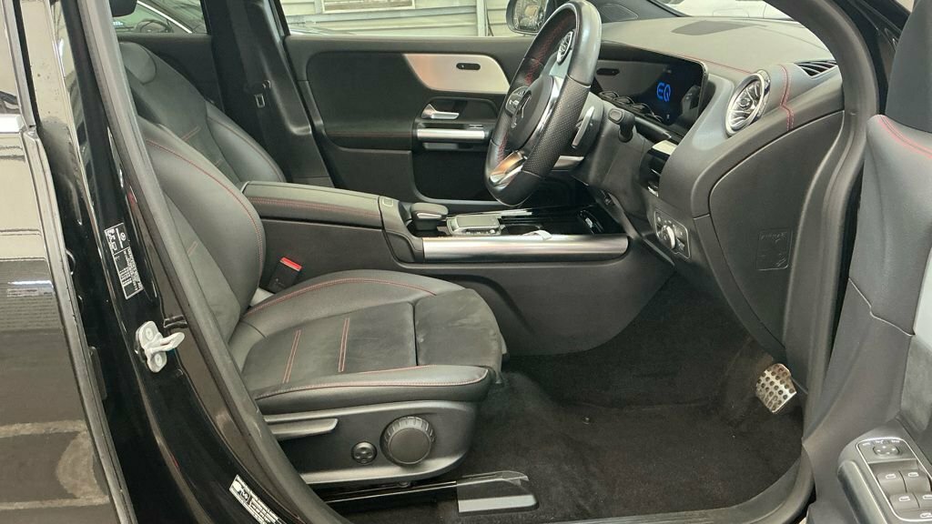 Mercedes-Benz EQA Suv Black #3