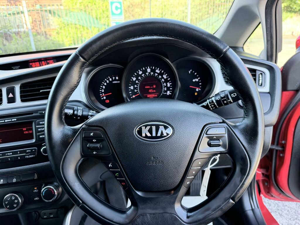 Kia Ceed 1.4 Crdi Vr7 Euro 5 White #12