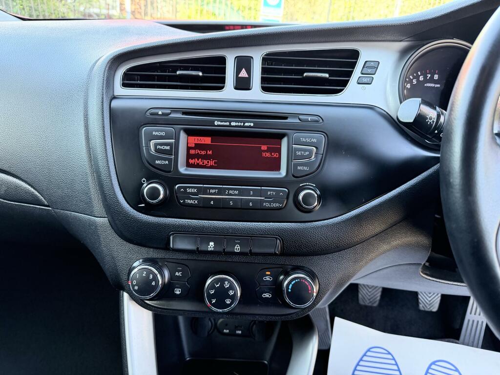 Kia Ceed 1.4 Crdi Vr7 Euro 5 White #13
