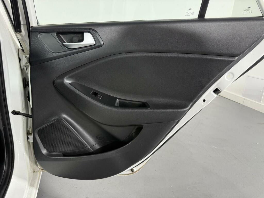 Hyundai I20 Se White #83