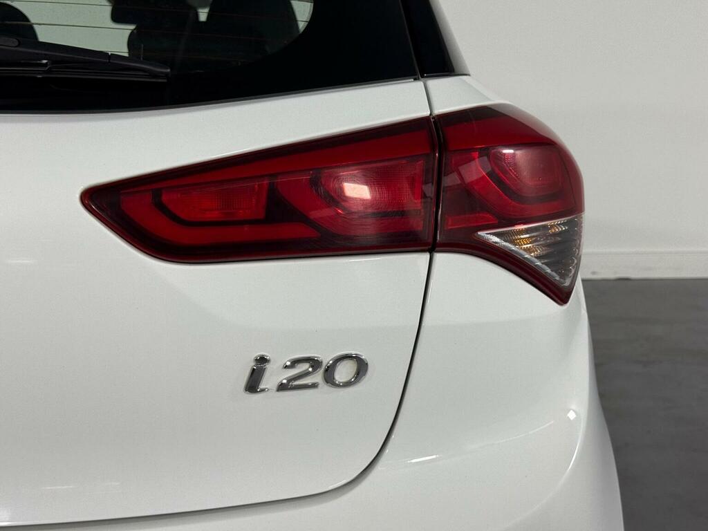 Hyundai I20 Se White #82
