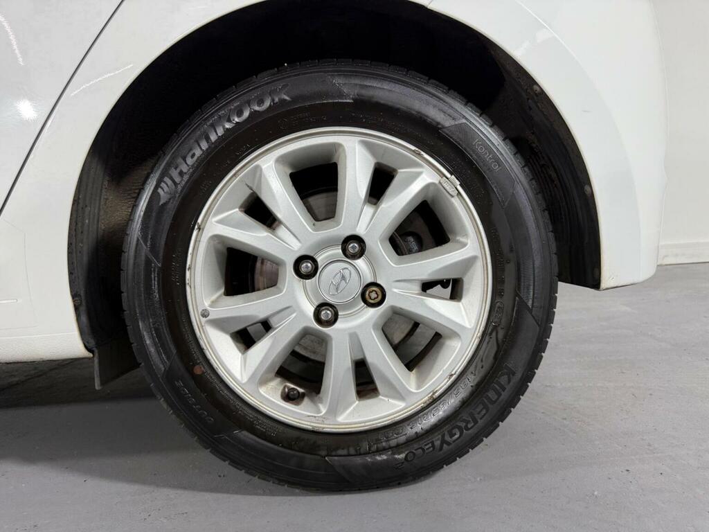 Hyundai I20 Se White #96