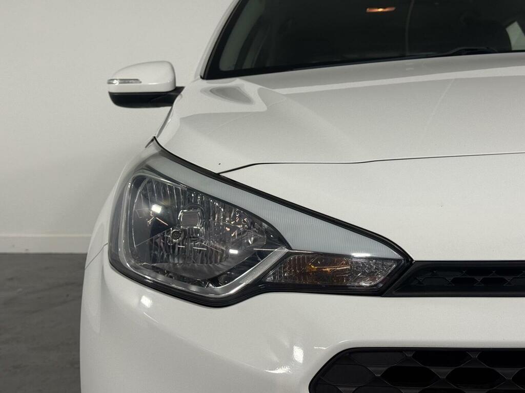 Hyundai I20 Se White #2