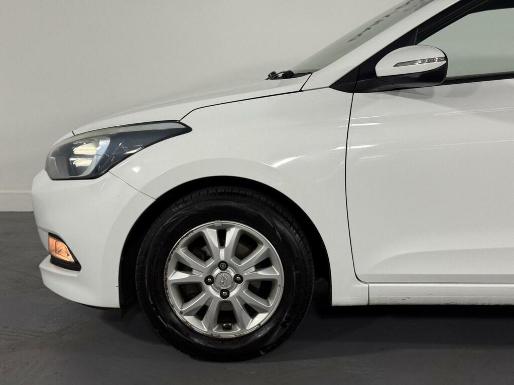Hyundai I20 Se White #99