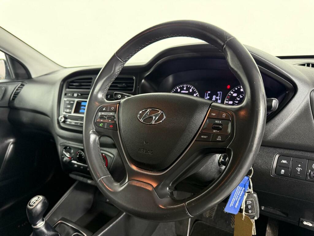 Hyundai I20 Se White #74