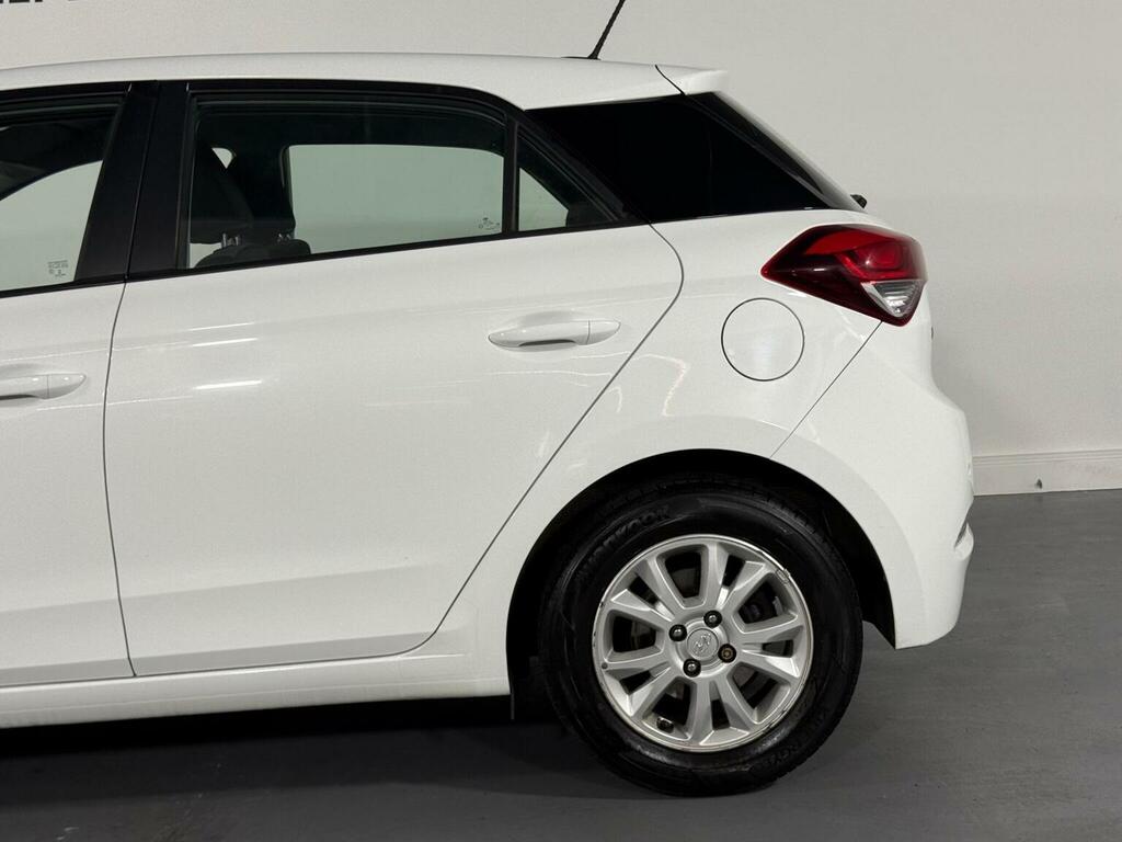 Hyundai I20 Se White #42