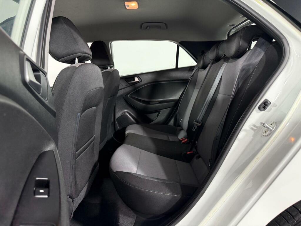 Hyundai I20 Se White #95