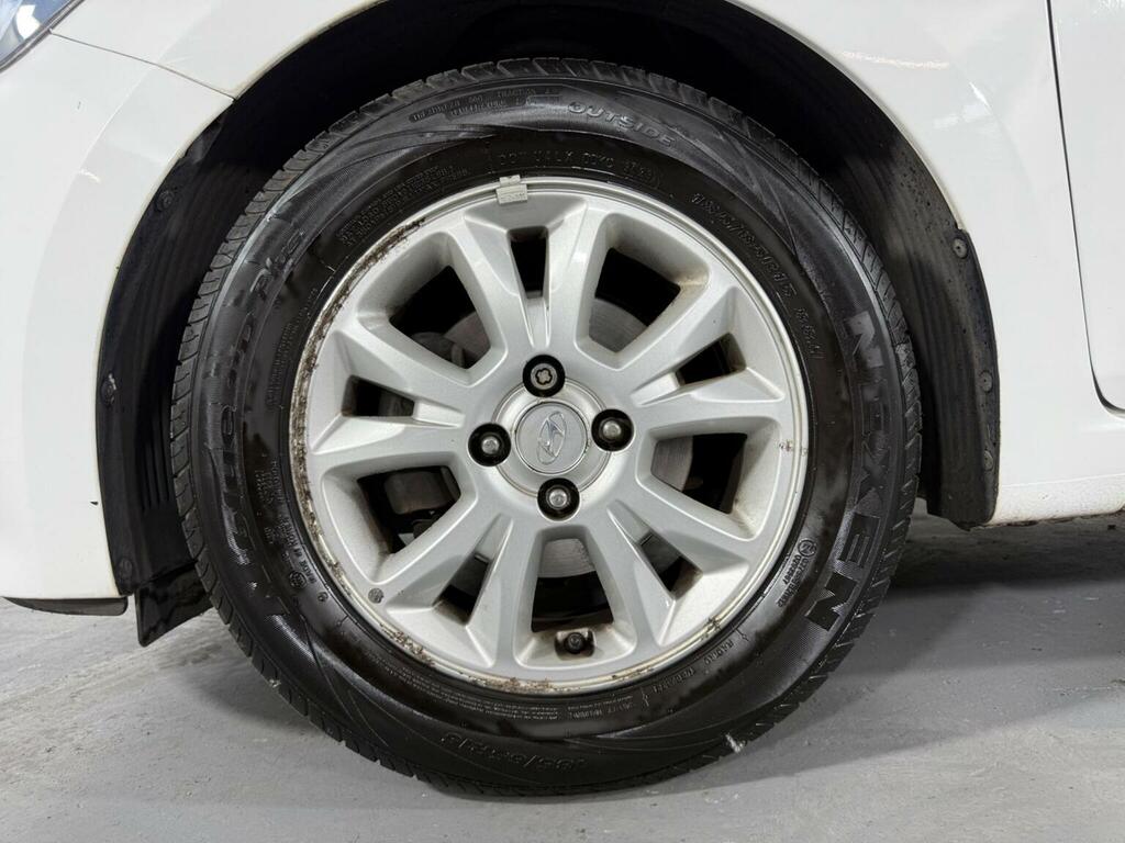 Hyundai I20 Se White #100