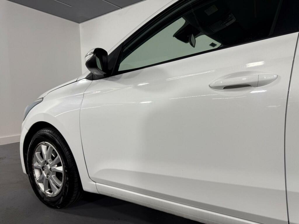 Hyundai I20 Se White #97