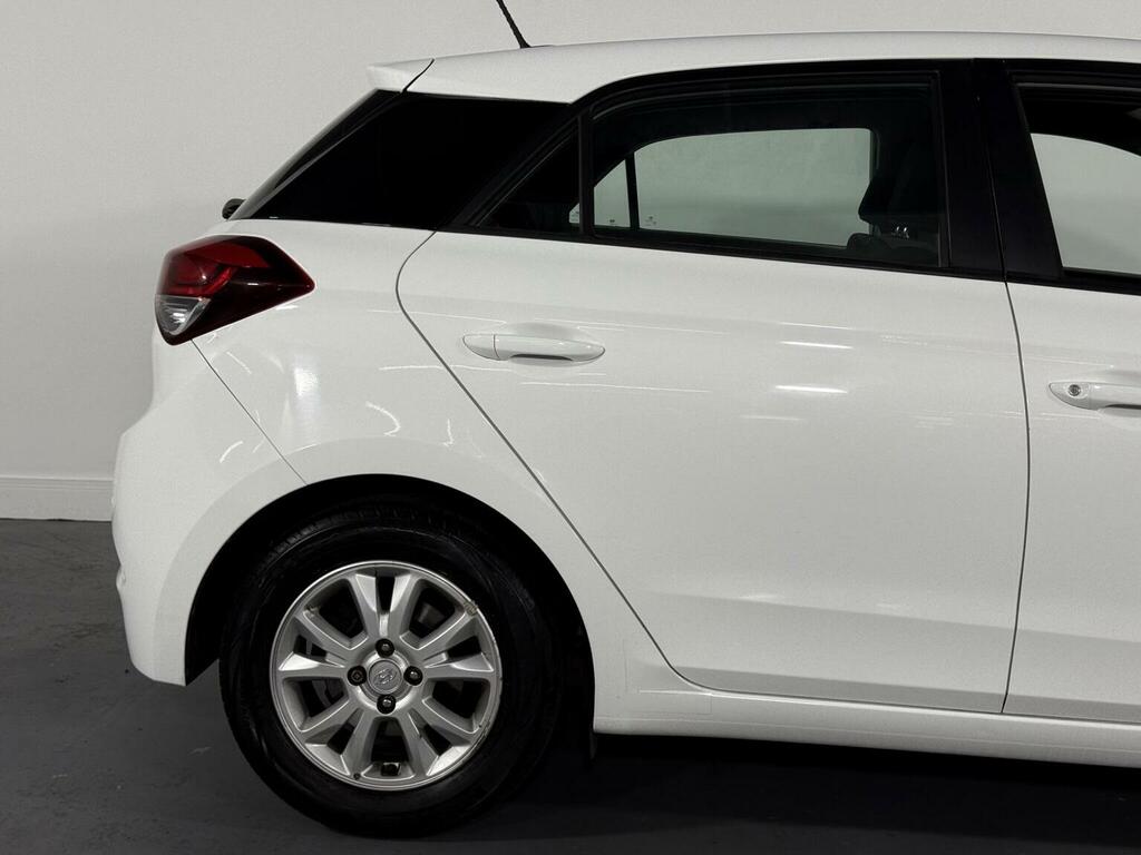 Hyundai I20 Se White #62