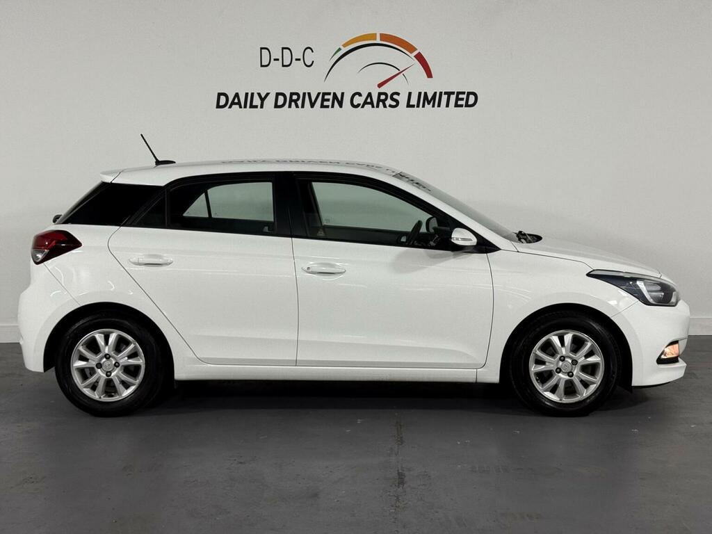 Hyundai I20 Se White #5