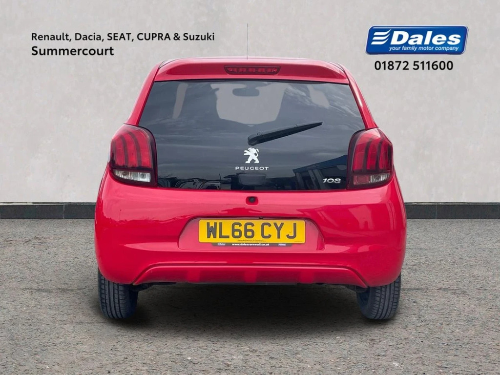 Peugeot 108 Peugeot 108 1.2 Puretech 82 Allure Red #4