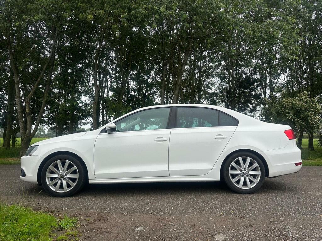 Volkswagen Jetta Saloon 2.0 Tdi Sport Dsg Euro 5 201363 White #4