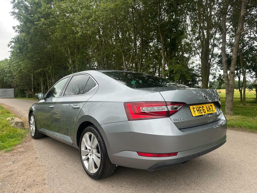 Skoda Superb Hatchback 2.0 Tdi Se L Executive Euro 6 Ss FH66AKZ Grey #5