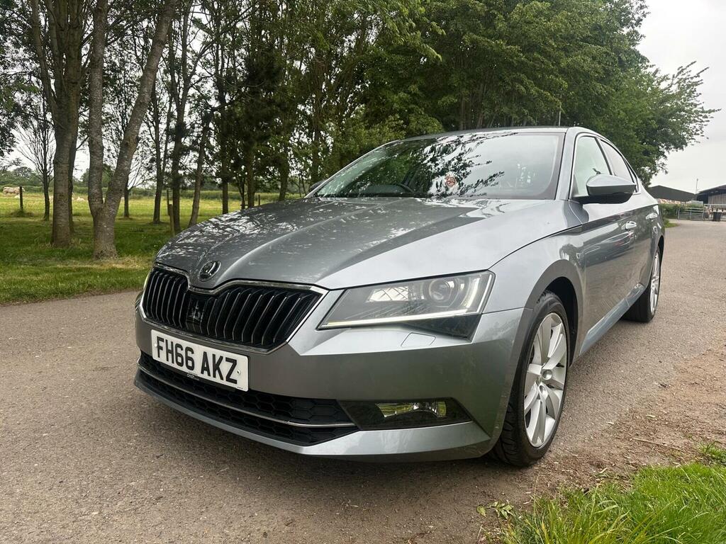 Skoda Superb Hatchback 2.0 Tdi Se L Executive Euro 6 Ss FH66AKZ Grey #3