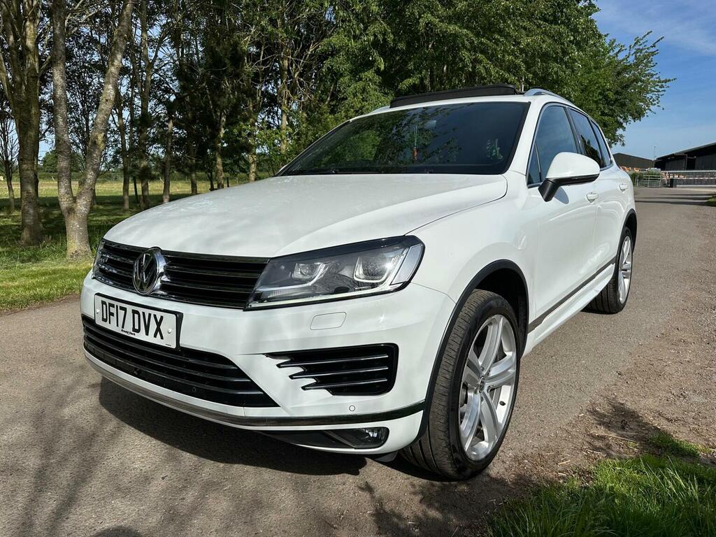 Volkswagen Touareg Suv 3.0 Tdi V6 Bluemotion Tech R-line Plus Tiptron DF17DVX White #3