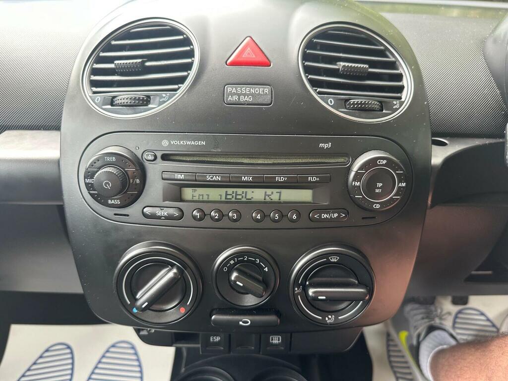 Volkswagen Beetle Luna 8V Silver #12
