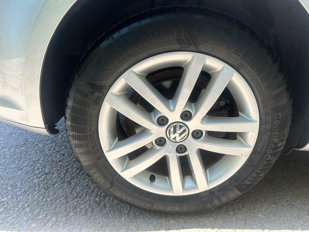Volkswagen Touran Mpv Silver #20