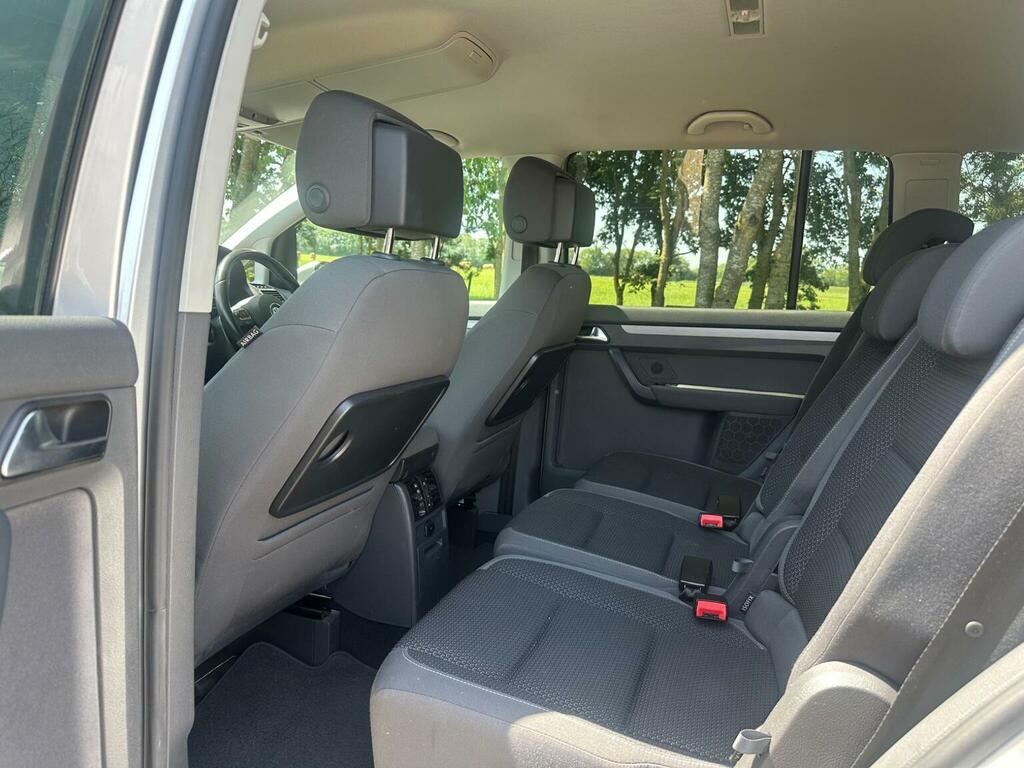 Volkswagen Touran Mpv Silver #17