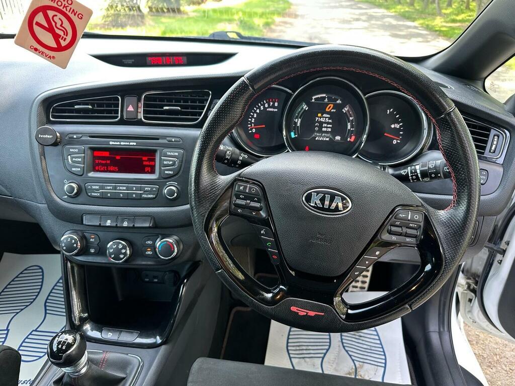 Kia Proceed Gt 3-Door Red #11