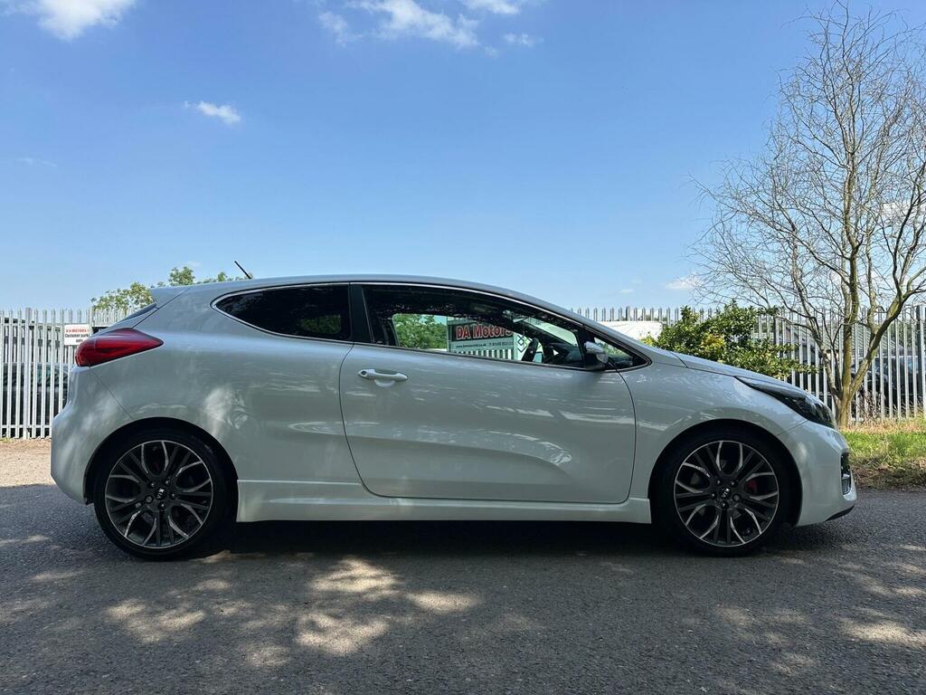 Kia Proceed Gt 3-Door Red #8