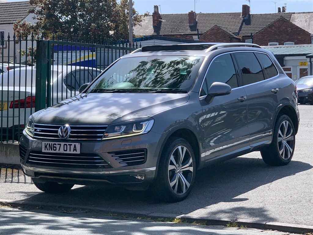 Volkswagen Touareg 3.0 Tdi V6 R-line Tiptronic 4Wd Euro 6 Ss Grey #3