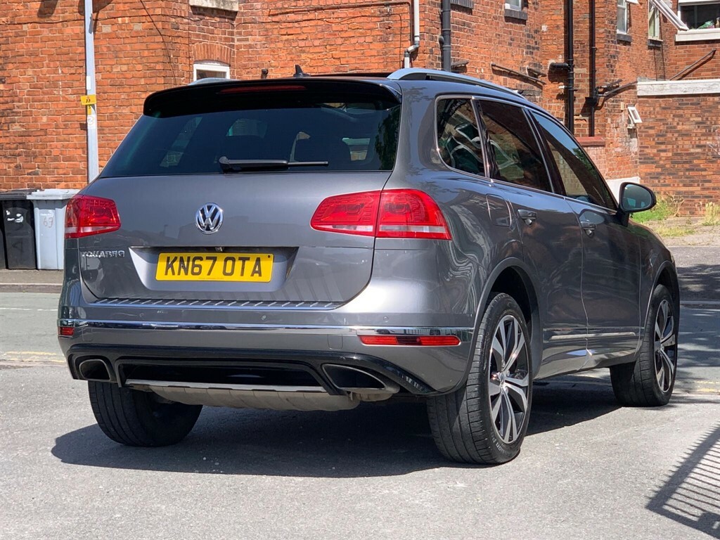 Volkswagen Touareg 3.0L V6 R-line Plus Tdi Bluemotion Technology A Black #10