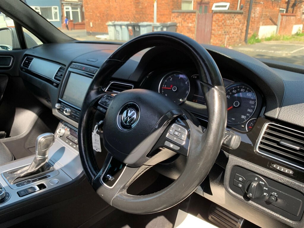 Volkswagen Touareg 3.0L V6 R-line Plus Tdi Bluemotion Technology A Black #12