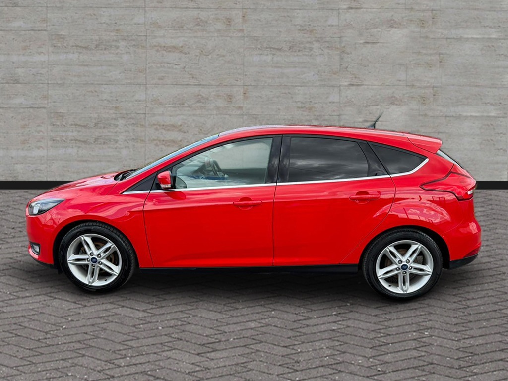 Ford Focus Zetec 1.0 Low Mileage Just Been Service FV65BKY Red #4
